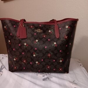 Coach city tote floral print with hearts brown signature print with maroon trim